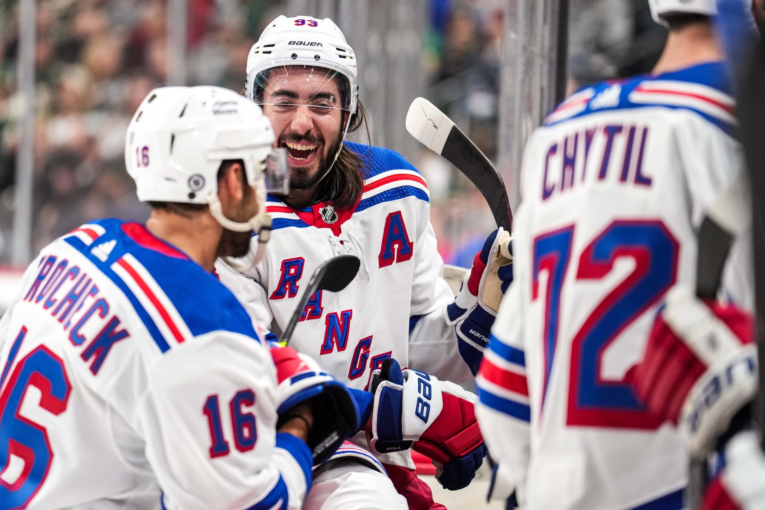 Rangers' Ryan Reaves brawls with Wild's Marcus Foligno, points to