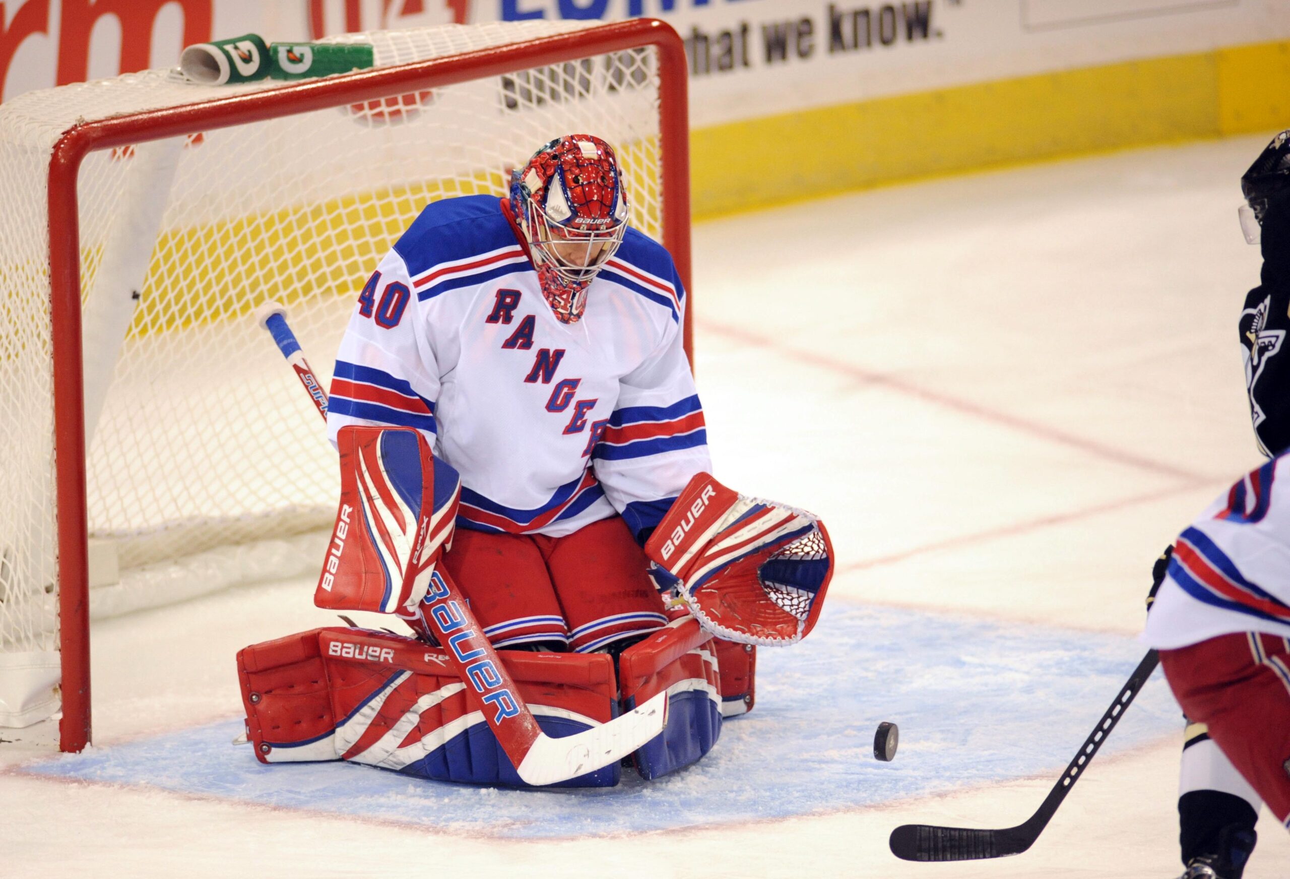 Kevin Weekes makes his New York Rangers debut at Madison Square