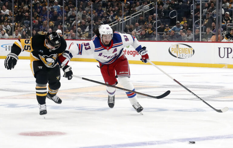 NHL: New York Rangers at Pittsburgh Penguins